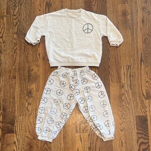 Indy and Pippa Gray Peace sign set